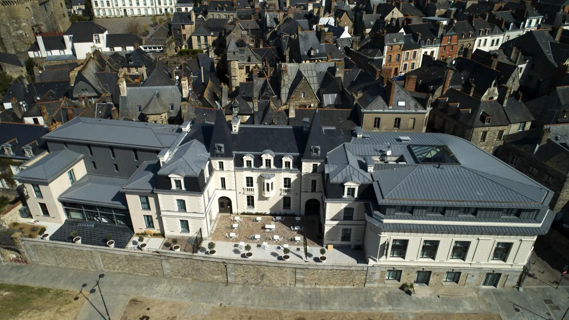 Le Magic Hôtel&Spa Vitré 4*,  Francia